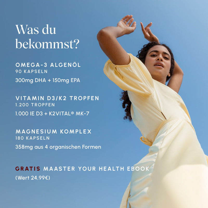 Infografik auf blauem Hintergrund mit tanzender Frau. Produktübersicht: Omega-3 Algenöl 90 Kapseln (300mg DHA + 150mg EPA), Vitamin D3/K2 Tropfen 1.200 Tropfen (1.000 IE D3 + K2VITAL® MK-7), Magnesium Komplex 180 Kapseln (358mg aus 4 organischen Formen), gratis Maaster Your Health eBook (Wert 24,99€)